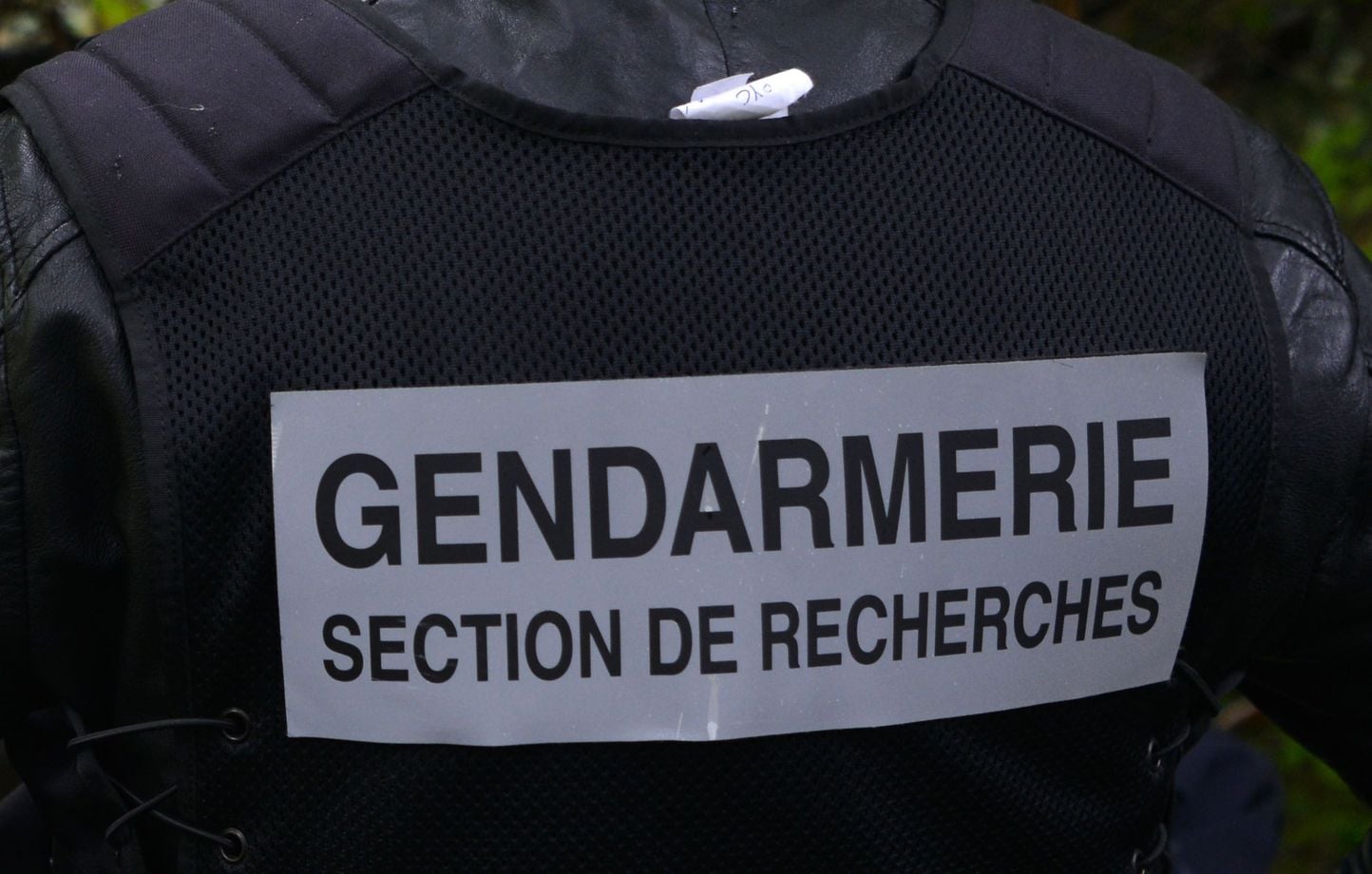 Una joven pareja y seis niños secuestrados en mitad de la noche por un comando Una joven pareja y seis niños secuestrados en mitad de la noche por un comando